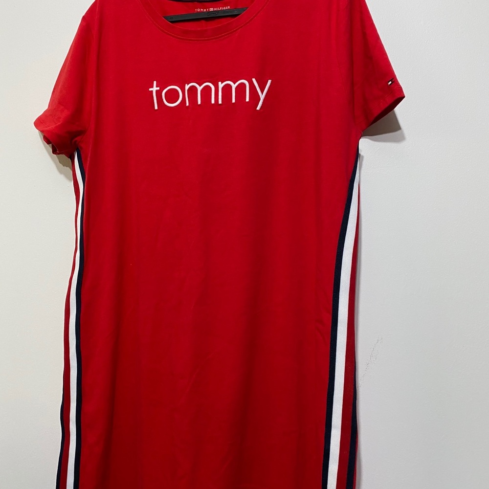 Tommy red dress